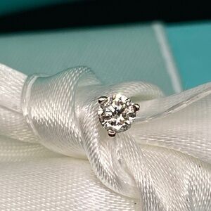 Earth mined 1/10 carat diamond stud 14k gold single earring